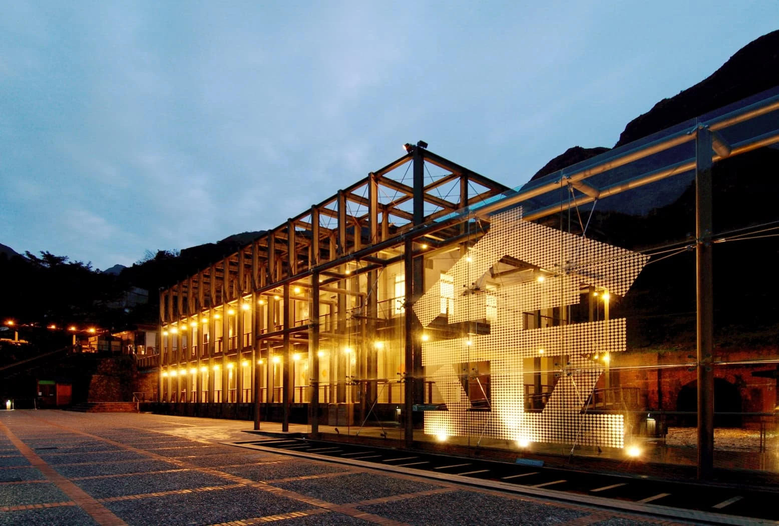 青春山海線青春山海線-瑞芳區黃金博物館(夜間)